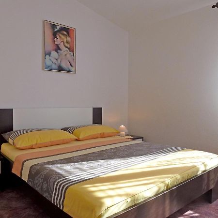 Apartment Milica Njivice Eksteriør billede