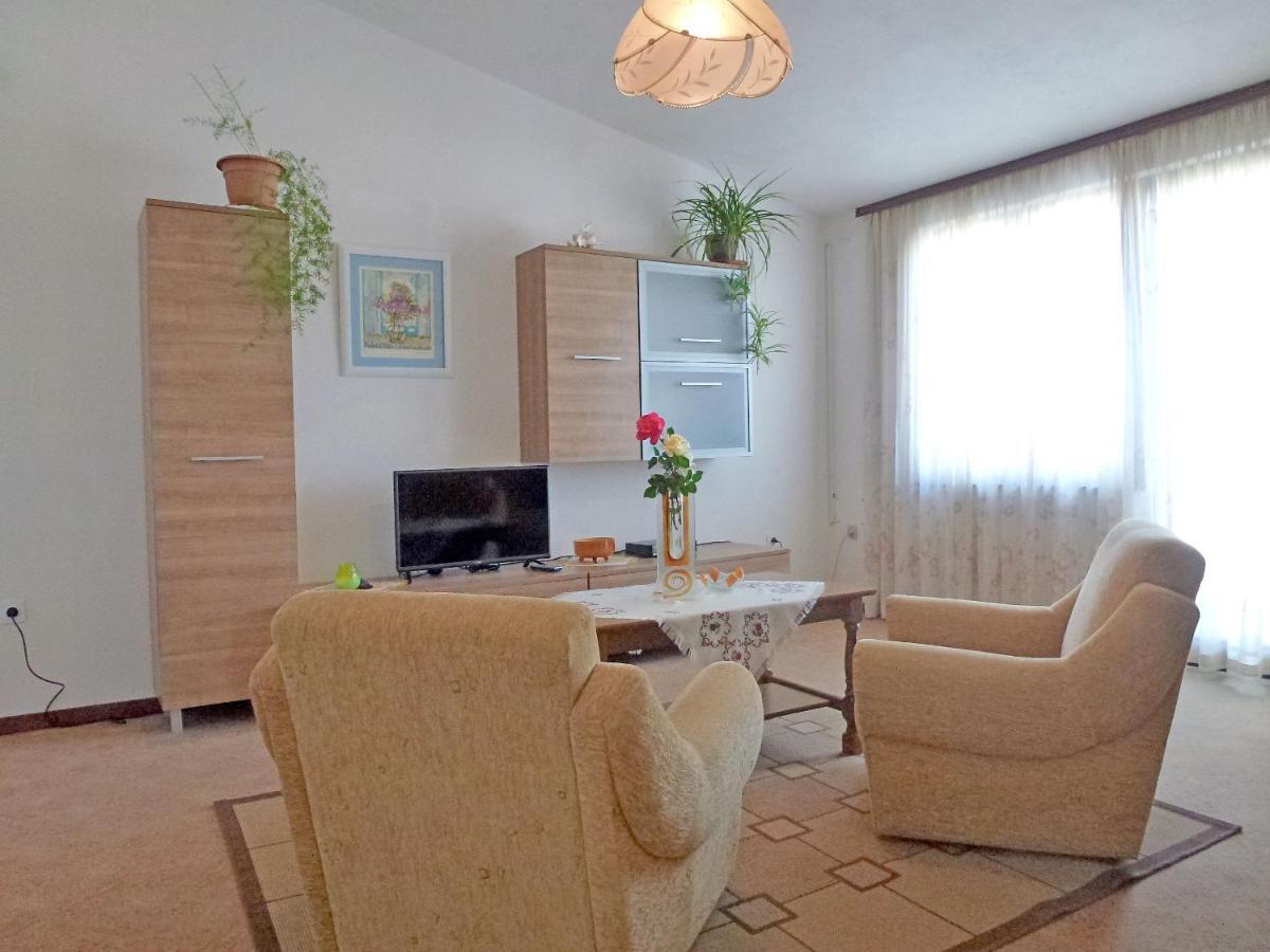 Apartment Milica Njivice Eksteriør billede