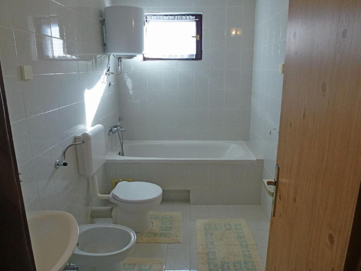 Apartment Milica Njivice Eksteriør billede